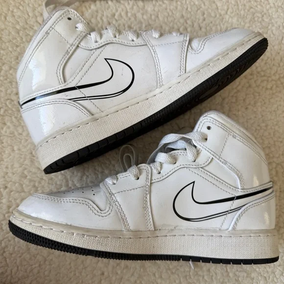 Jordan Kids
Jordan 1 Mid "Schematic" sneakers size 3.5 yr - Picture 6 of 11